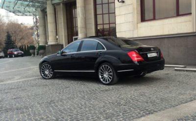 Mercedes-Benz S 500 W 221 черный прокат в Алматы