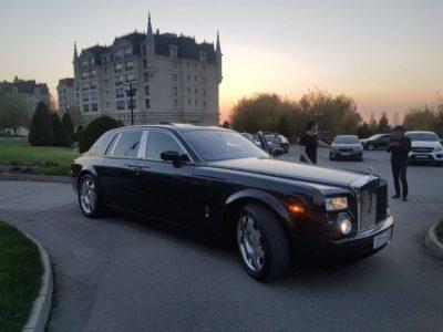 Rolls-Royce Phantom black прокат а Алматы
