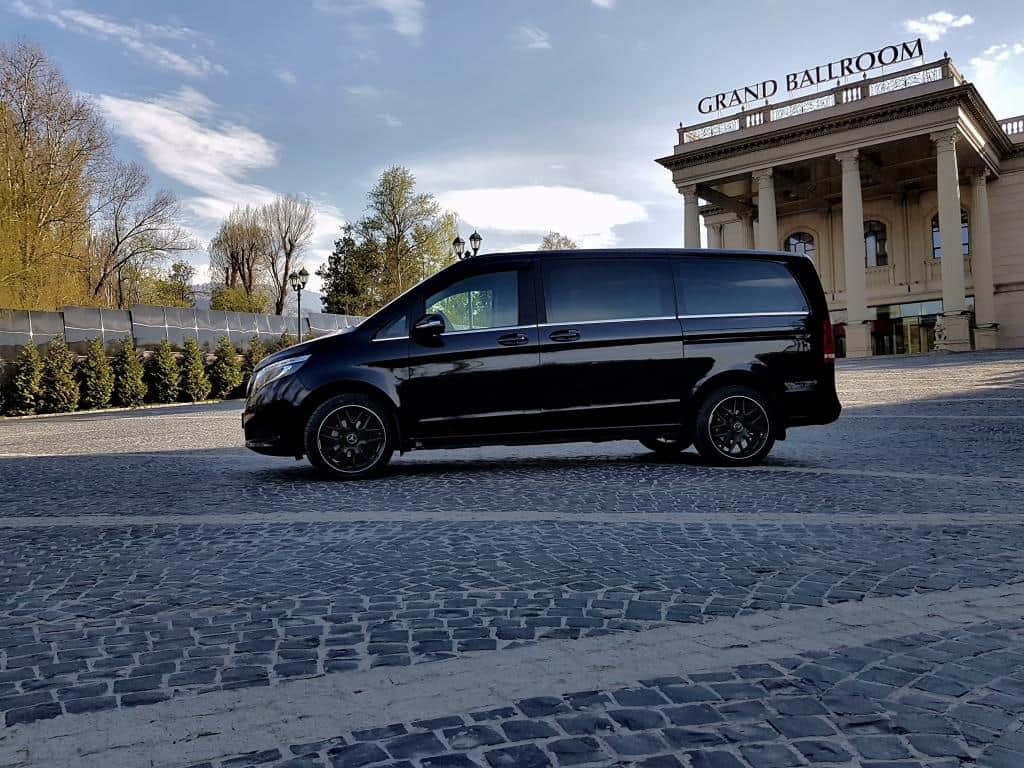 Аренда минивэна (7 мест) Мерседес V-Class недорого в Алматы.